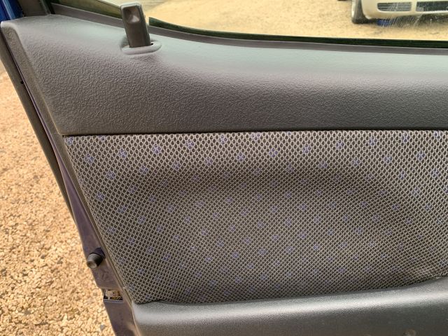 bontott TOYOTA YARIS VERSO Bal első Ajtó Kárpit