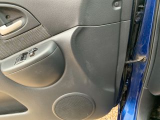 bontott TOYOTA YARIS VERSO Bal első Ajtó Kárpit