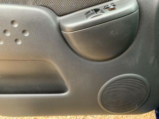 bontott TOYOTA YARIS VERSO Bal első Ajtó Kárpit