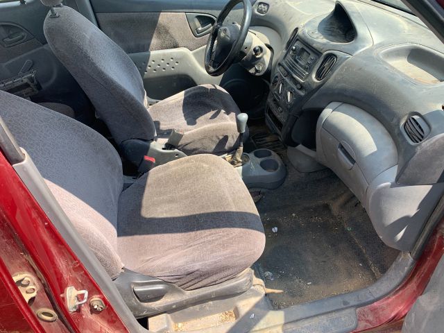 bontott TOYOTA YARIS VERSO Bal első Ajtó (Üres lemez)