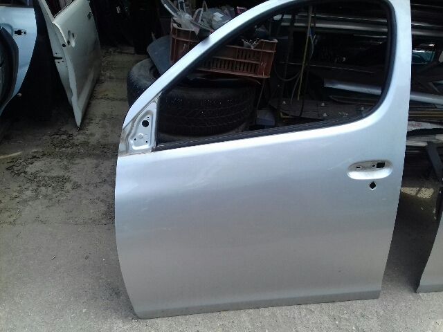 bontott TOYOTA YARIS VERSO Bal első Ajtó (Üres lemez)