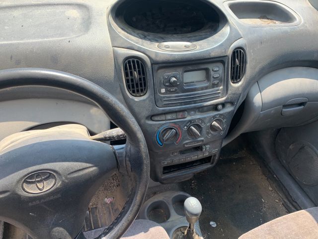 bontott TOYOTA YARIS VERSO Bal első Ajtó (Üres lemez)