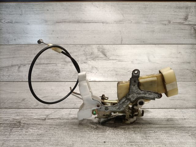 bontott TOYOTA YARIS VERSO Bal első Ajtózár