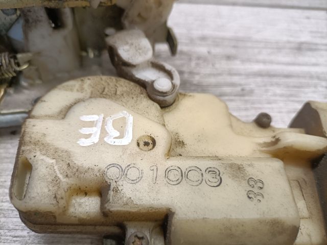 bontott TOYOTA YARIS VERSO Bal első Ajtózár