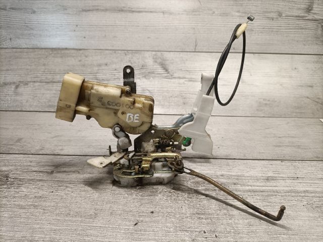 bontott TOYOTA YARIS VERSO Bal első Ajtózár