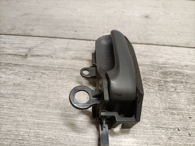 bontott TOYOTA YARIS VERSO Bal első Belső Kilincs