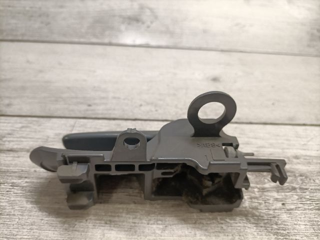 bontott TOYOTA YARIS VERSO Bal első Belső Kilincs