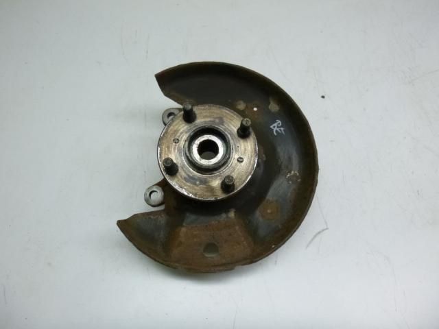 bontott TOYOTA YARIS VERSO Bal első Csonkállvány Kerékaggyal