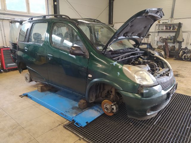 bontott TOYOTA YARIS VERSO Bal első Fejtámla