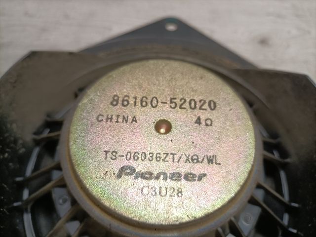 bontott TOYOTA YARIS VERSO Bal első Hangszóró