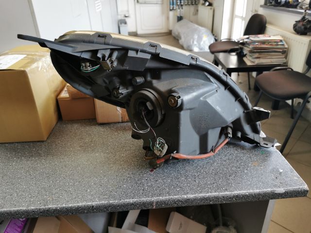 bontott TOYOTA YARIS VERSO Bal első Lámpabúra