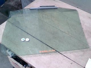 bontott TOYOTA YARIS VERSO Bal hátsó Ablak