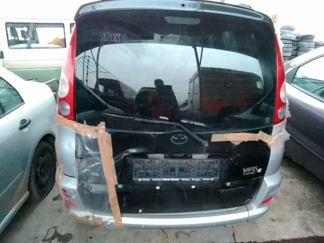 bontott TOYOTA YARIS VERSO Bal hátsó Ajtó Kárpit