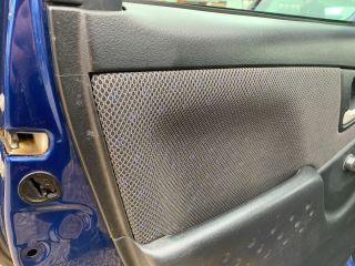 bontott TOYOTA YARIS VERSO Bal hátsó Ajtó Kárpit