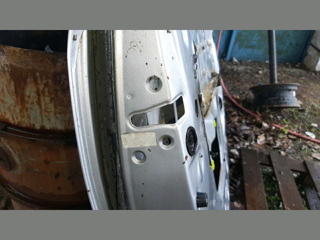 bontott TOYOTA YARIS VERSO Bal hátsó Ajtó (Üres lemez)