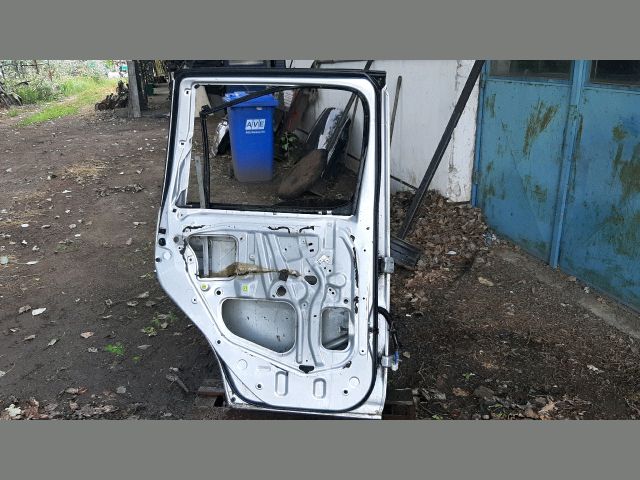 bontott TOYOTA YARIS VERSO Bal hátsó Ajtó (Üres lemez)