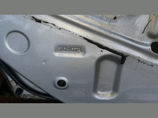 bontott TOYOTA YARIS VERSO Bal hátsó Ajtó (Üres lemez)