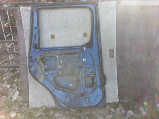 bontott TOYOTA YARIS VERSO Bal hátsó Ajtó (Üres lemez)