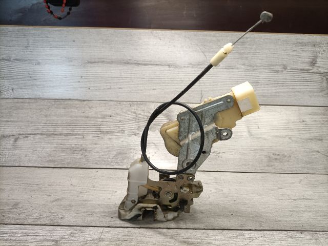 bontott TOYOTA YARIS VERSO Bal hátsó Ajtózár