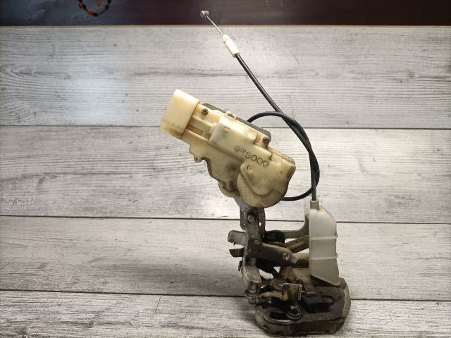 bontott TOYOTA YARIS VERSO Bal hátsó Ajtózár