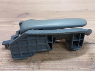 bontott TOYOTA YARIS VERSO Bal hátsó Belső Kilincs