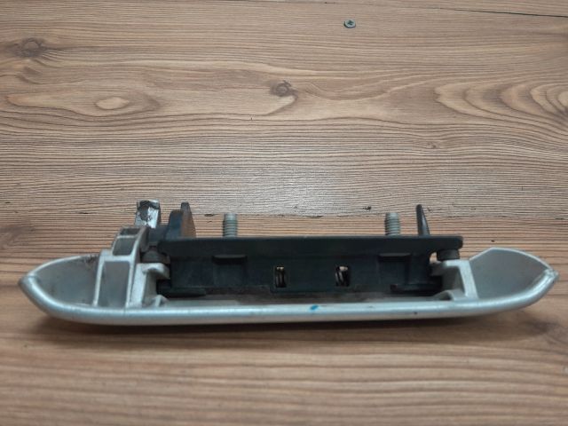 bontott TOYOTA YARIS VERSO Bal hátsó Külső Kilincs