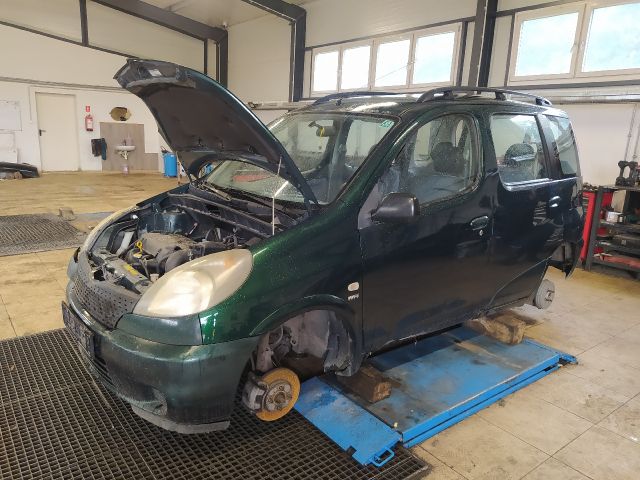 bontott TOYOTA YARIS VERSO Biztosítéktábla Utastér