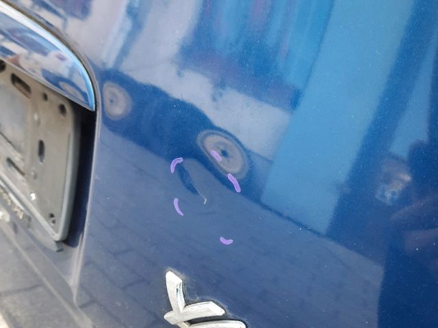 bontott TOYOTA YARIS VERSO Csomagtérajtó (Részeivel)