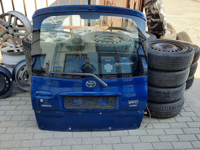 bontott TOYOTA YARIS VERSO Csomagtérajtó (Részeivel)