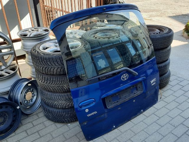 bontott TOYOTA YARIS VERSO Csomagtérajtó (Részeivel)
