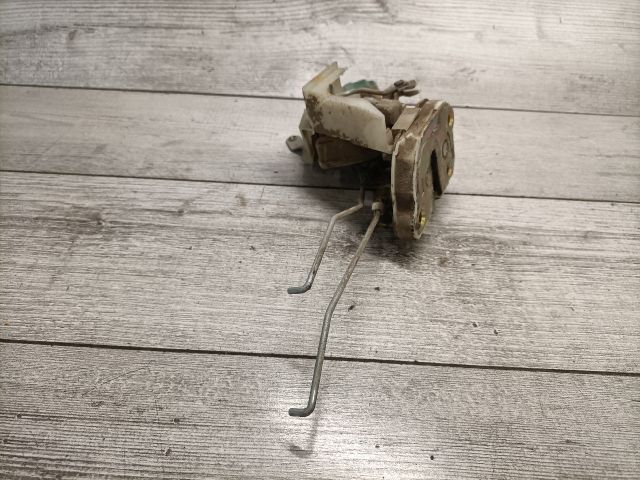 bontott TOYOTA YARIS VERSO Csomagtérajtó Zárszerkezet