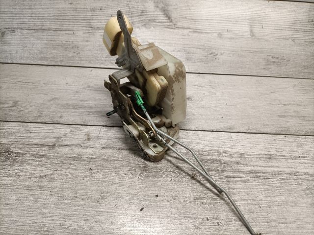 bontott TOYOTA YARIS VERSO Csomagtérajtó Zárszerkezet