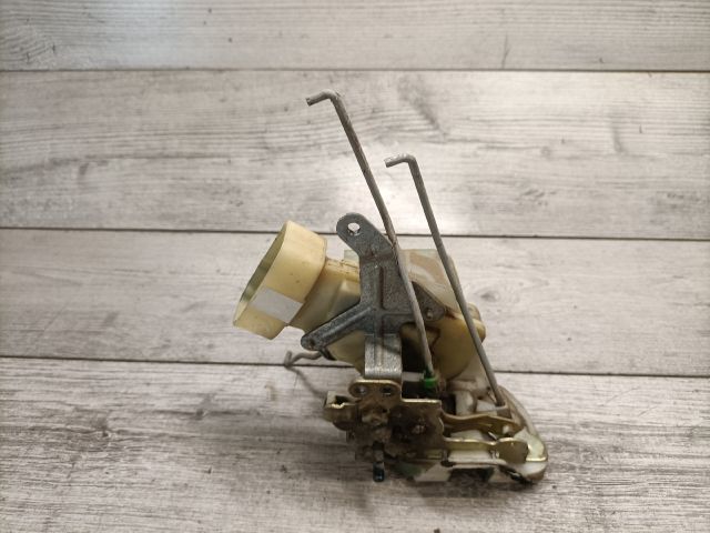 bontott TOYOTA YARIS VERSO Csomagtérajtó Zárszerkezet