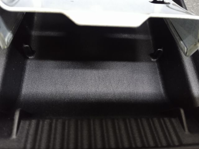 bontott TOYOTA YARIS VERSO Első Hamutartó