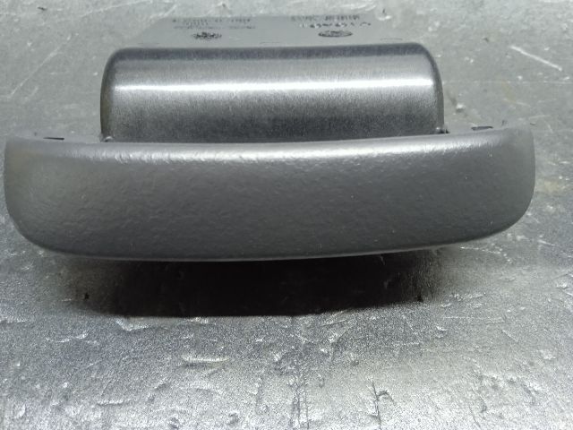 bontott TOYOTA YARIS VERSO Első Hamutartó