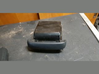 bontott TOYOTA YARIS VERSO Első Hamutartó