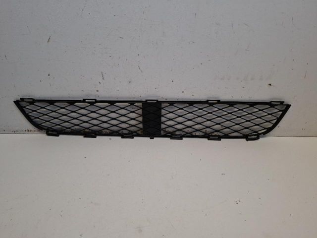 bontott TOYOTA YARIS VERSO Első Lökhárító Alsó Középső Díszrács