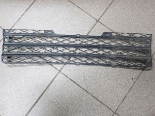 bontott TOYOTA YARIS VERSO Első Lökhárító Alsó Középső Díszrács