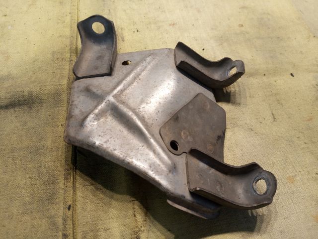 bontott TOYOTA YARIS VERSO Féltengely Hővédő Lemez