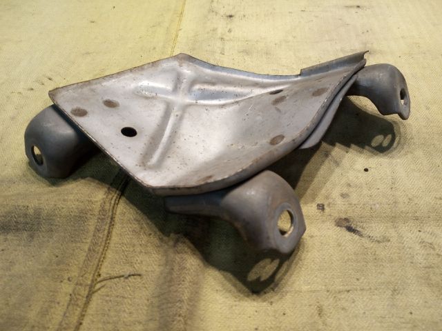 bontott TOYOTA YARIS VERSO Féltengely Hővédő Lemez