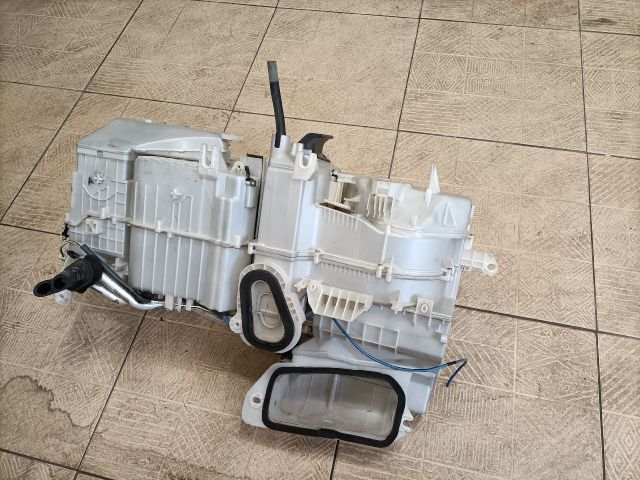 bontott TOYOTA YARIS VERSO Fűtés Box