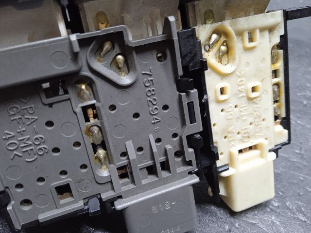 bontott TOYOTA YARIS VERSO Fűtéskapcsoló (manuális klímás)