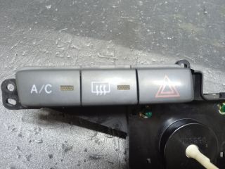 bontott TOYOTA YARIS VERSO Fűtéskapcsoló (manuális klímás)