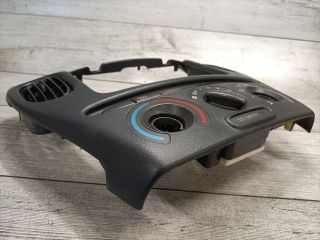 bontott TOYOTA YARIS VERSO Fűtéskapcsoló (Nem klímás)