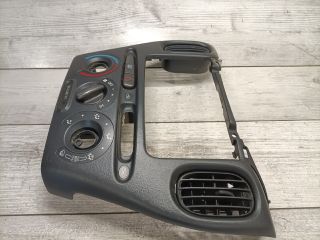 bontott TOYOTA YARIS VERSO Fűtéskapcsoló (Nem klímás)