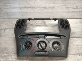 bontott TOYOTA YARIS VERSO Fűtéskapcsoló (Nem klímás)