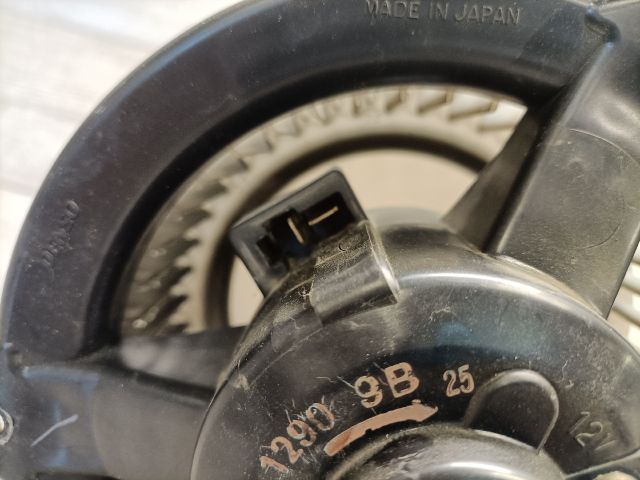 bontott TOYOTA YARIS VERSO Fűtőmotor (Nem klímás)