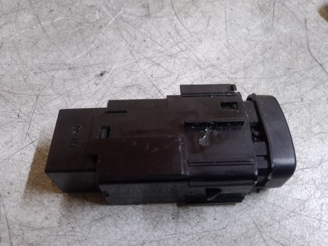 bontott TOYOTA YARIS VERSO Hátsó Ködzárófény Kapcsoló