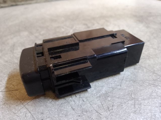 bontott TOYOTA YARIS VERSO Hátsó Ködzárófény Kapcsoló