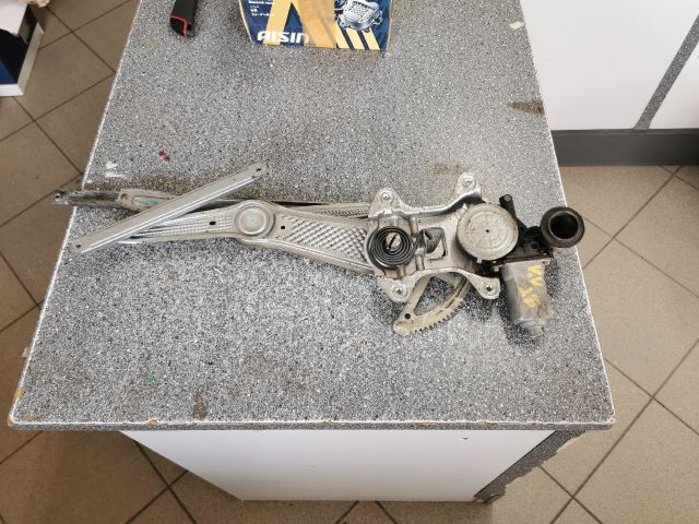 bontott TOYOTA YARIS VERSO Jobb első Ablakemelő Motor